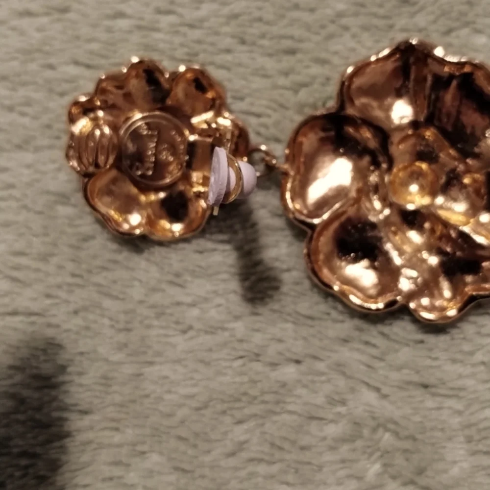 Chanel Rare Vintage Large Gold Double Camellia Drop Earrings - Picture 5 of 6